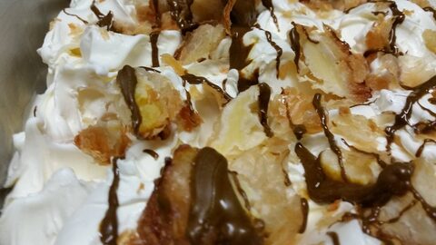 Coppa gelato con panna e cioccolato